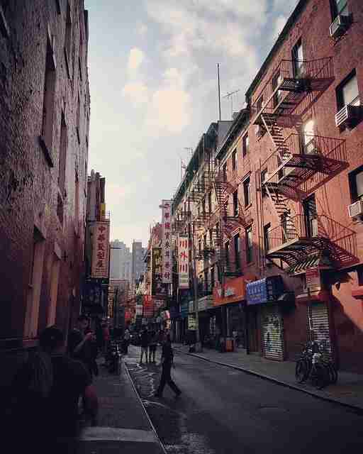 【鉴黄师官网入口】先锋争议焦点预览 - 立体呈现，鉴黄师是个什么职业